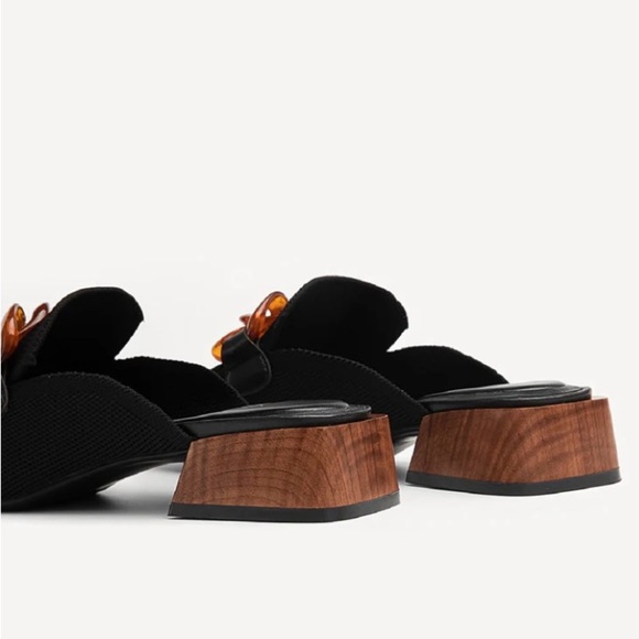 NEWBELLA Mousse FIT Commute Mules Sandals Black Amber Chain Knit Preppy Like New - Picture 3 of 12